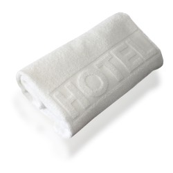 Białe ręczniki z tłoczeniem "HOTEL" | Comfort-Pur